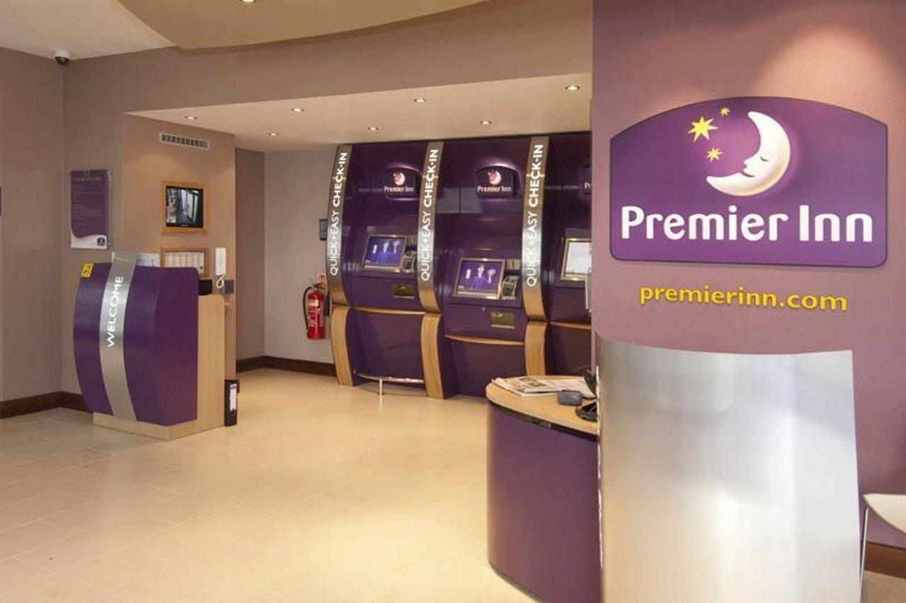 Premier Inn Cardiff City Centre Esterno foto